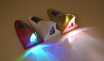 1pc Ryklių Pelekų Stogo Stiliaus Automobilių Ryklius Antenos Naudoti Saulės Energijos Signalo Antena Modifikuotų Lempa LED Mirksintis Šviesos