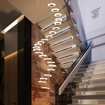 Spiraliniai laiptai liustra už laiptinės viešbučio salė, Holas, aukštos lubos dekoro ilgai liustra meno dekoro sustabdytas nepriklausomo lempos