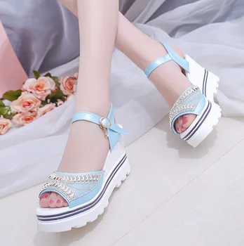 Sandalai moteriška vasaros 2019 naujų korėjos versija blynai platforma atsitiktinis studentų paplūdimio sandalai EU35-39